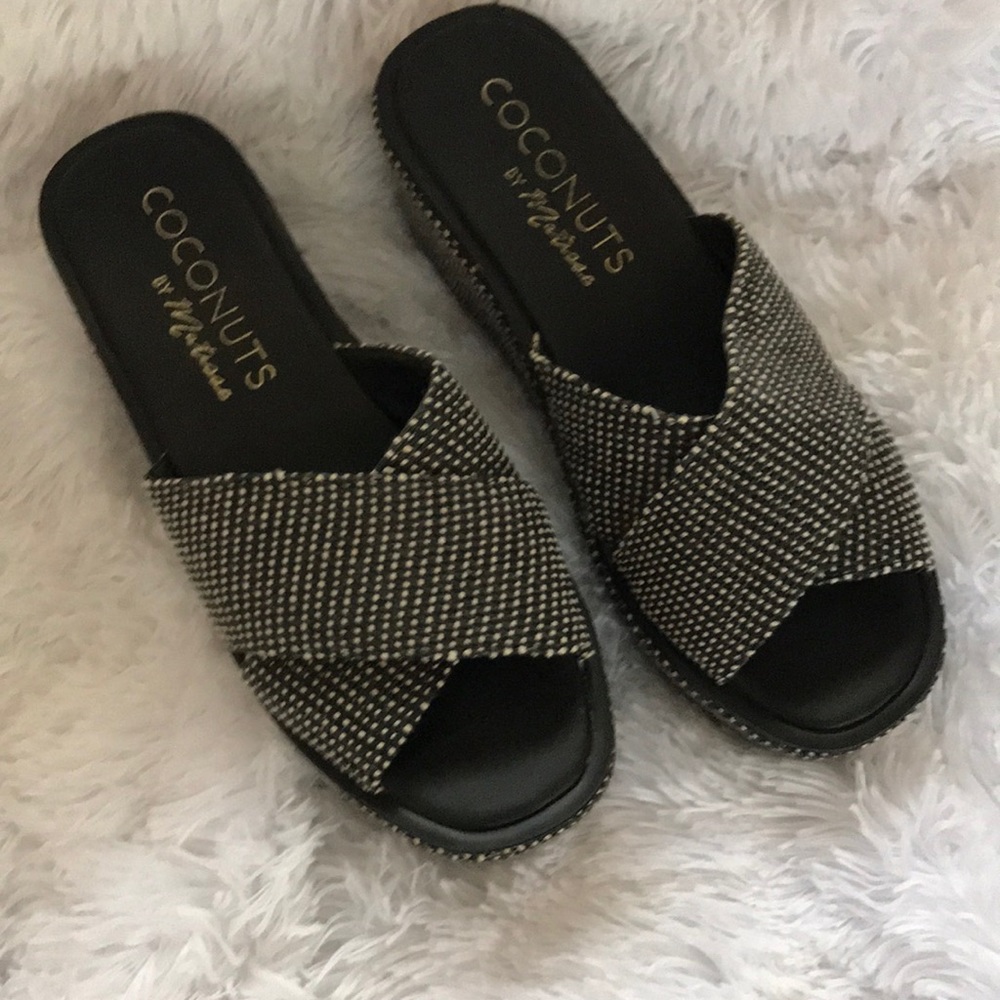 Coconuts by Matisse sandles